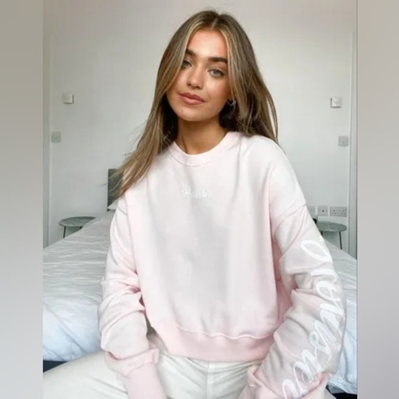 Hollister Tops - NWT- Hollister Pale Pink Cropped Crewneck Lightweight Sweatshirt Size Small